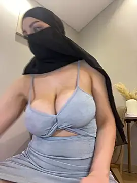 Snapshot of Amberonee31 chatting on 03-04-26, 08:04 Amberonee31 online show from 03-04-26, 08:04