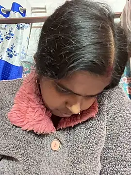 Snapshot of Beauty-queen chatting on 01-22-25, 04:12 Beauty-queen online show from 01-22-25, 04:12