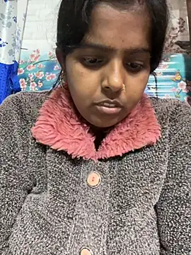 Snapshot of Beauty-queen chatting on 02-02-25, 10:13 Beauty-queen online show from 02-02-25, 10:13