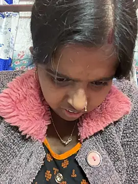 Snapshot of Beauty-queen chatting on 02-07-25, 07:29 Beauty-queen online show from 02-07-25, 07:29