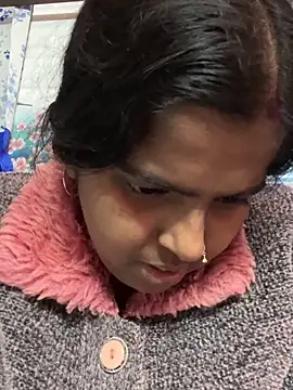 Snapshot of Beauty-queen chatting on 02-12-25, 10:46 Beauty-queen online show from 02-12-25, 10:46