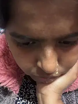 Snapshot of Beauty-queen chatting on 02-20-25, 02:02 Beauty-queen online show from 02-20-25, 02:02