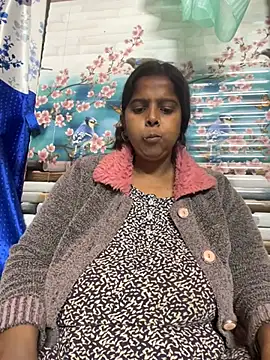 Snapshot of Beauty-queen chatting on 02-27-25, 01:07 Beauty-queen online show from 02-27-25, 01:07