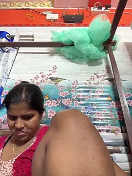 Snapshot of Beauty-queen chatting on 03-16-25, 04:56 Beauty-queen online show from 03-16-25, 04:56