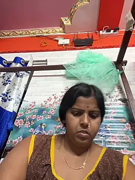 Snapshot of Beauty-queen chatting on 03-19-25, 03:19 Beauty-queen online show from 03-19-25, 03:19