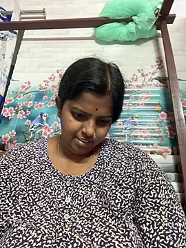 Snapshot of Beauty-queen chatting on 03-21-25, 10:50 Beauty-queen online show from 03-21-25, 10:50