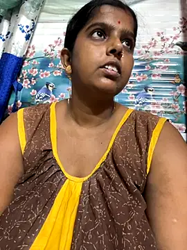 Snapshot of Beauty-queen chatting on 09-20-25, 11:33 Beauty-queen online show from 09-20-25, 11:33