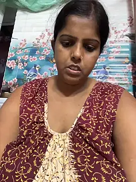 Snapshot of Beauty-queen chatting on 10-16-25, 10:27 Beauty-queen online show from 10-16-25, 10:27