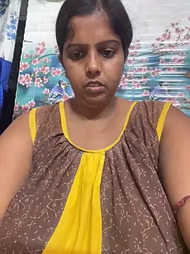 Snapshot of Beauty-queen chatting on 10-26-25, 11:16 Beauty-queen online show from 10-26-25, 11:16