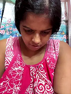 Beauty-queen online show from 10-31-25, 01:23