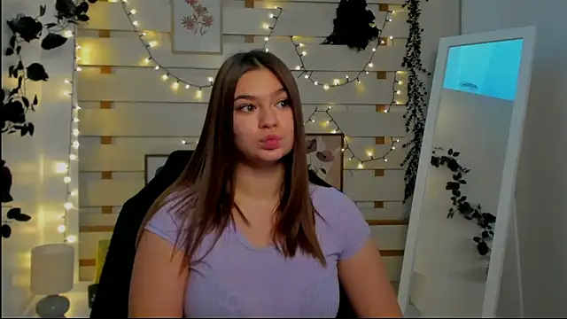 Josephine Kiss online show from 02-24-26, 05:16