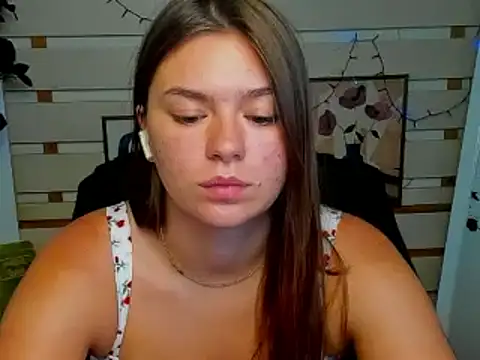Snapshot of Josephine_Kiss chatting on 06-24-26, 06:56 Josephine Kiss online show from 06-24-26, 06:56