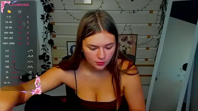 Snapshot of Josephine_Kiss chatting on 07-31-26, 03:00 Josephine Kiss online show from 07-31-26, 03:00