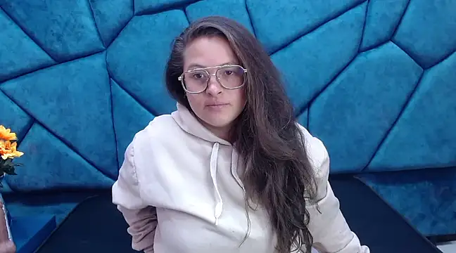 SaraThomso online show from 01-25-25, 03:30