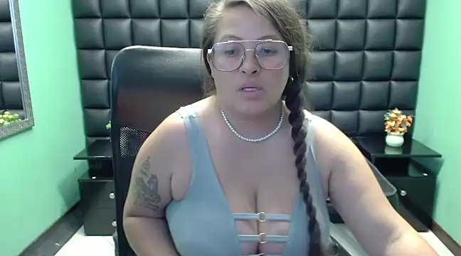 SaraThomso online show from 02-02-25, 07:35