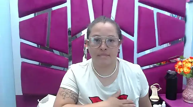 SaraThomso online show from 02-06-25, 02:55