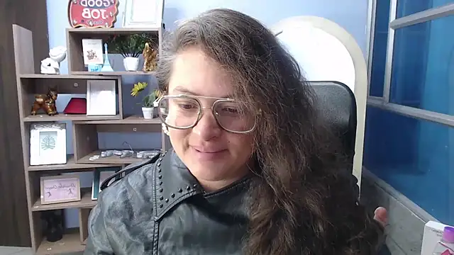 SaraThomso online show from 02-19-25, 03:06