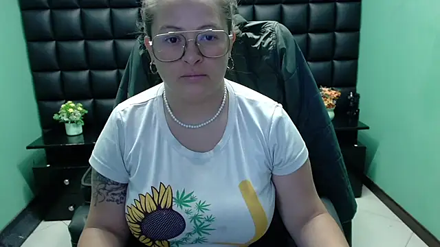 SaraThomso online show from 02-22-25, 03:01