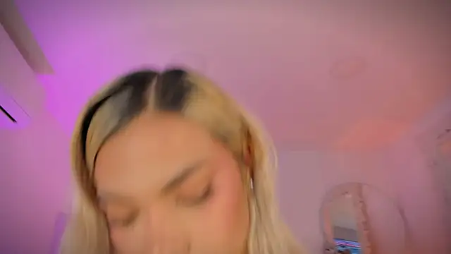 Shelynna azzul online show from 02-27-26, 08:20