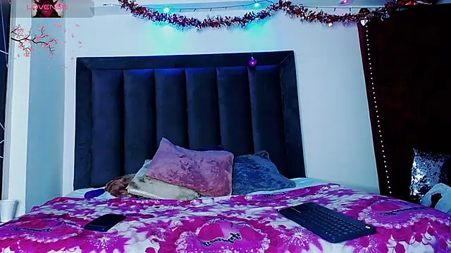 Tifanny Sweett online show from 12-30-24, 01:48