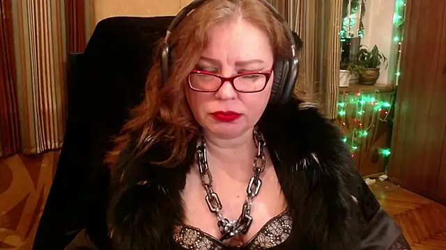 Miss Tress online show from 10-21-25, 11:16