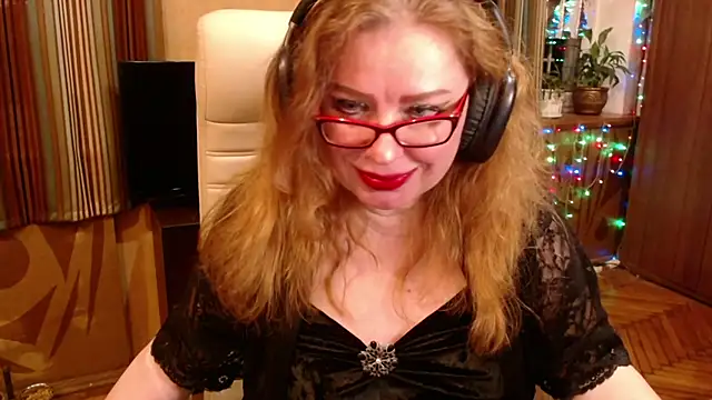 Snapshot of Miss_Tress chatting on 11-27-25, 09:17 Miss Tress online show from 11-27-25, 09:17