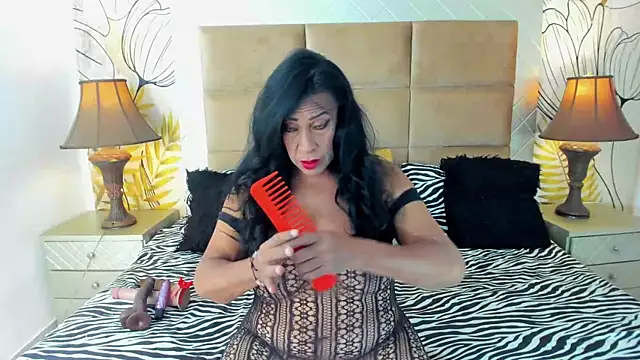 Snapshot of Lustfultshot chatting on 11-23-25, 02:44 Lustfultshot online show from 11-23-25, 02:44