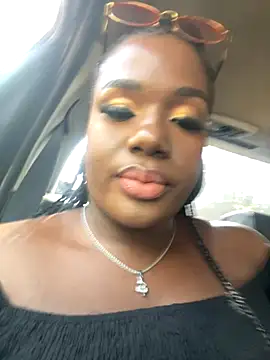 Snapshot of NissyxSawee chatting on 10-19-25, 01:23 NissyxSawee online show from 10-19-25, 01:23