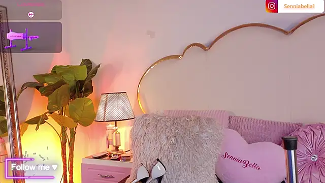 SenniaBella online show from 04-02-26, 02:04