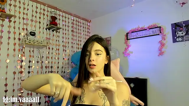 lucyy tay online show from 11-19-25, 01:22