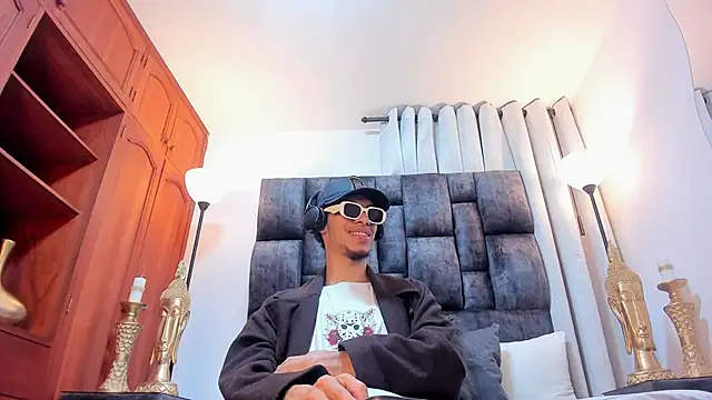 Snapshot of TomyMosterCock chatting on 12-05-24, 01:03 TomyMosterCock online show from 12-05-24, 01:03