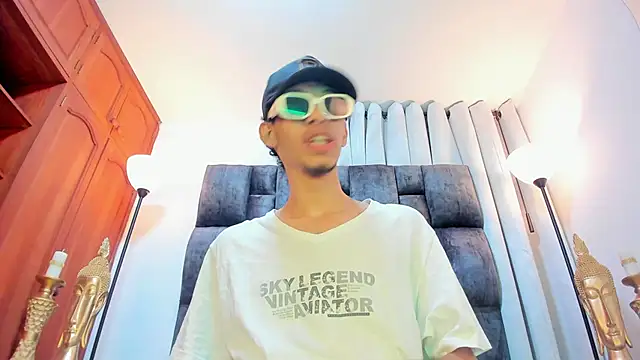 Snapshot of TomyMosterCock chatting on 12-12-24, 12:48 TomyMosterCock online show from 12-12-24, 12:48