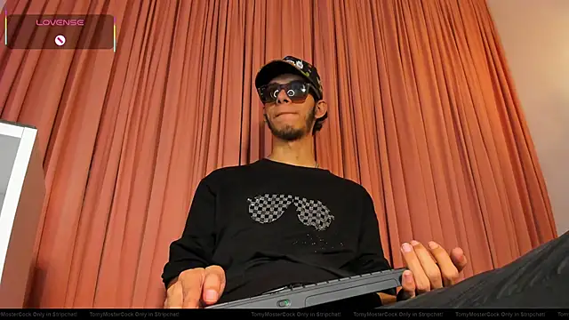 Snapshot of TomyMosterCock chatting on 11-26-25, 07:59 TomyMosterCock online show from 11-26-25, 07:59