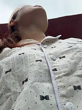 Snapshot of Emily_9xx chatting on 02-23-25, 02:51 Emily 9xx online show from 02-23-25, 02:51