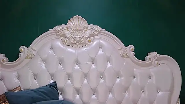 ArielBurn online show from 09-15-25, 12:21