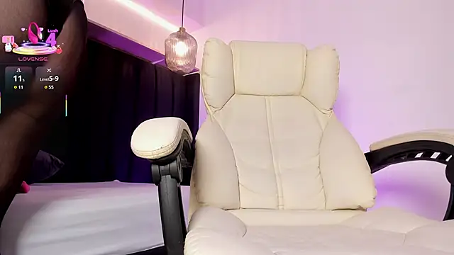 AllisonRoberts  online show from 10-09-25, 07:56