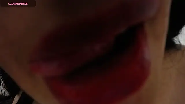 Snapshot of shayla_10 chatting on 07-10-26, 10:23 shayla 10 online show from 07-10-26, 10:23