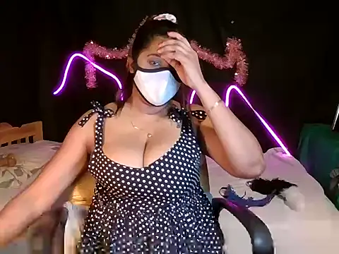 Snapshot of Addy_Xl chatting on 01-08-25, 05:37 Addy Xl online show from 01-08-25, 05:37