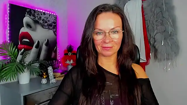 HelenLuxx online show from 06-15-26, 03:14