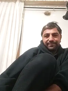 Snapshot of Muratcanik44 chatting on 03-07-26, 11:35 Muratcanik44 online show from 03-07-26, 11:35