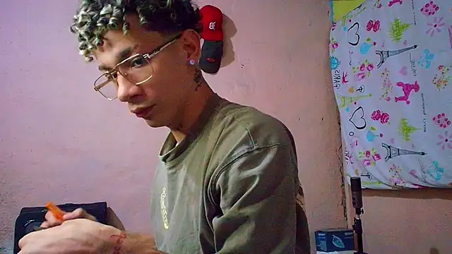 Snapshot of mateodeamjo chatting on 07-06-26, 01:57 mateodeamjo online show from 07-06-26, 01:57