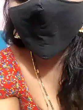 Snapshot of louise92 chatting on 12-19-24, 05:40 louise92 online show from 12-19-24, 05:40