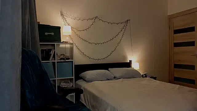 amber quell here online show from 09-11-25, 03:12