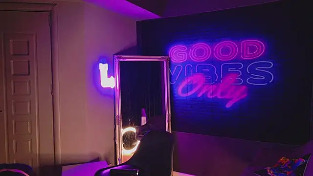 AriaVoss online show from 02-10-25, 09:36