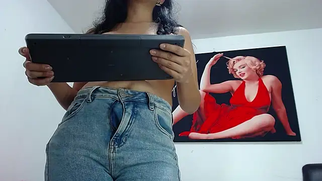 Amelia Debora Antonella online show from 03-13-25, 06:56