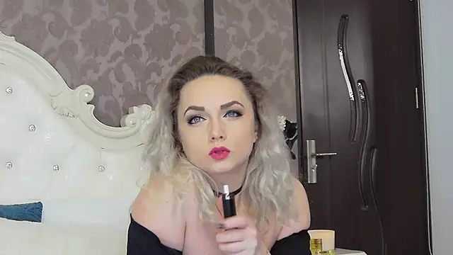 Snapshot of EllianaReese chatting on 02-12-25, 02:35 EllianaReese online show from 02-12-25, 02:35