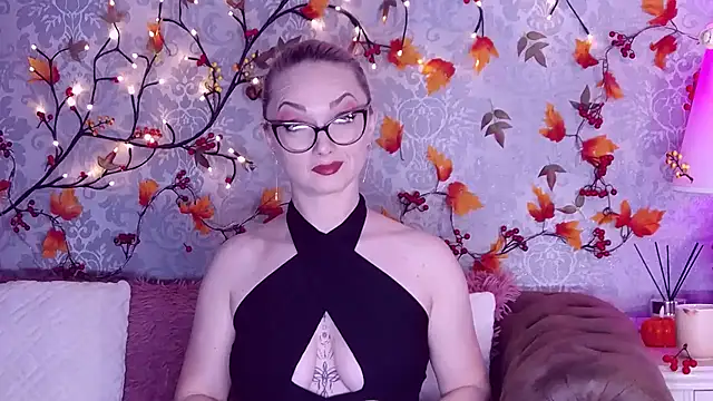 Snapshot of EllianaReese chatting on 10-17-25, 02:26 EllianaReese online show from 10-17-25, 02:26