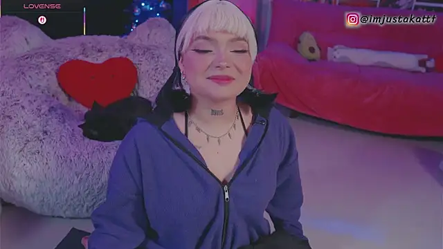 Snapshot of sensualkattt chatting on 12-14-25, 03:39 sensualkattt online show from 12-14-25, 03:39