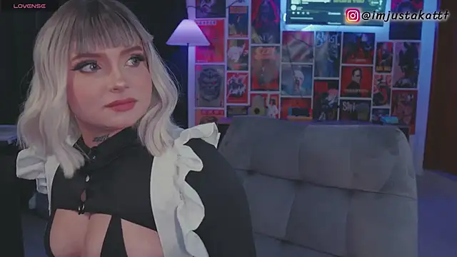 sensualkattt online show from 05-04-26, 10:06