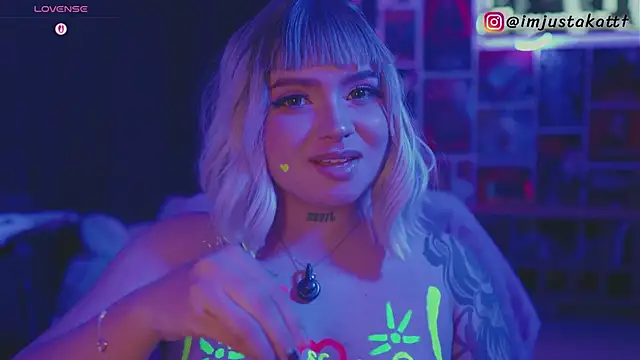 sensualkattt online show from 05-15-26, 11:56
